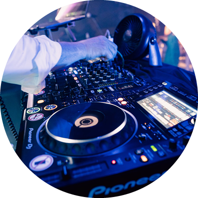DISK JOCKEY